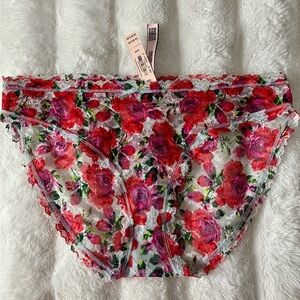NWT Victoria’s Secret Bikini Lace Panty Size Medium with Pretty Floral Print